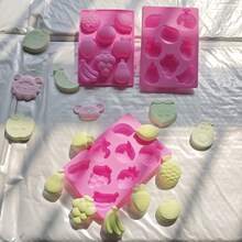 2件套可重复使用硅胶模具，包含8种不同的水果和海洋动物造型，易于清洗和脱模，多用途模具，适用于石膏、肥皂、蜡烛、珠宝DIY、家居装饰、情人节和新年装饰 - 8種不同造型模具 - 查看 2