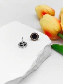 1 Đôi bông tai đinh tròn màu đen cổ điển, thích hợp để đeo hàng ngày. - tròn - Xem 4