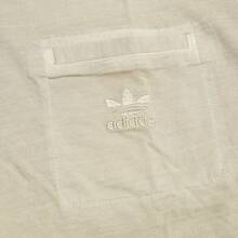 Adidas ESS+ DYE PKT T 男士运动T恤，夏季男士简约舒适运动休闲圆领短袖T恤 IS1763 - 淡灰 - 查看 3