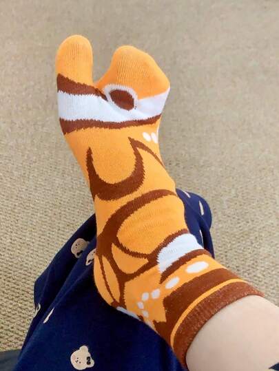 1 par de calcetines rectos con diseño divertido y abstracto de carpa fea y linda, adecuados para todas las estaciones