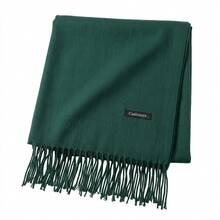 Unisex Solid Color Winter Scarf With Fringe, Classic Style. Long And Thick Faux Cashmere Scarf For Women And Men. Warm And Soft Accessory Ideal For Cold Days. Wind Protection For Daily Use And Leisure. Versatile Piece That Matches Various Autumn And Winter Looks. Available In Several Colors To Complete Your Style With Elegance And Comfort. - Green - View 4