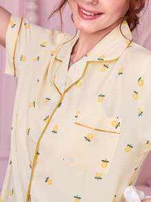 Bonmuse 2件組女款黃色碎花夏季睡衣套裝，短袖鈕扣襯衫與短褲，休閒居家服，夏季兩件套 - 杏色 - 查看 4