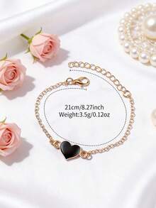 四件套极简方形情侣石英表套装，男女皆宜的配饰组合，包含黑白方形手表和黑白心形女士手链。柔软的硅胶表带搭配简洁的数字表盘，呈现出干净清新的风格，散发着温柔的气息。 - 黑與白 - 查看 11