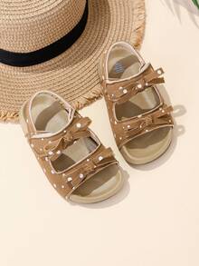 女童波点蝴蝶结凉鞋 - 可爱露趾夏季鞋，配有可调节魔术贴绑带、柔软防滑鞋底，适合幼儿和小女孩穿着 - 卡其色 - 查看 6