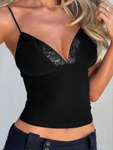 Nữ influencer người Mỹ gợi cảm trong kỳ nghỉ biển, diện áo hai dây hở lưng, cổ chữ V xẻ sâu, đính sequin và họa tiết, phong cách thường ngày. - màu đen - Xem 1