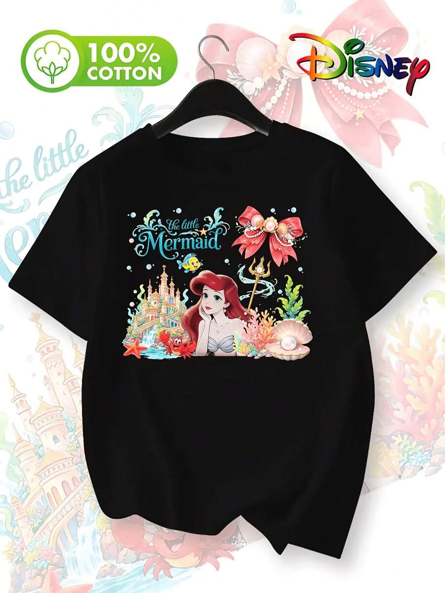 100% Cotton Black Short Sleeve T-Shirt With Vibrant Disney The Little Mermaid Graphic Print Of Ariel, Sebastian, Flounder, Castle, Featuring Ocean Elements Like Trident, Shells, And Red Bow, Disney Shirts, Summer Outfits For Women, Spring Outfits For Women, Officially Licensed Disney T-Shirts, Disney Men's And Women's Spring/Summer Fashion Casual Short-Sleeve T-Shirts - 黑色 - 查看 1