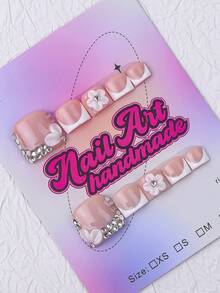 一套10片闪亮方形美甲贴片，粉白手工美甲贴片，多功能手工3D花朵造型，粉色花瓣，粉色法式尖头设计，金色小钢珠点缀，闪亮水钻和白色仿珍珠装饰，优雅性感风格，适合女性宴会场合，适合女性和女孩，可用于派对、婚礼、日常佩戴，包含工具包。手工美甲贴片。夏季美甲贴片。短款美甲贴片。假指甲。美甲用品 美甲用品 手工美甲贴片 - 白色 - 查看 2