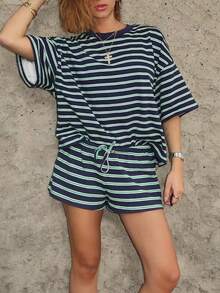 Conjunto de 2 piezas a rayas azul marino y verde, camiseta holgada de hombros descubiertos + pantalones cortos con cordón, elegante conjunto casual retro americano Y2K para vacaciones de verano - Multicolor - Ver 3