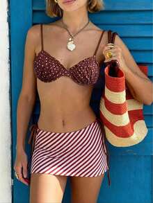 三件套波点印花褶皱蕾丝比基尼套装，搭配条纹印花迷你裙，优雅性感的女士泳装，适合春夏休闲海滩、泳池派对等场合。 - 彩色 - 查看 5