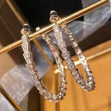 时尚C形锆石耳环，适合女性展现独特设计，是奢华婚礼派对珠宝的理想之选。 - 銀色 - 查看 10