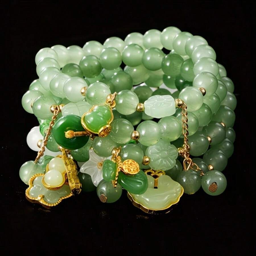 This 7-Piece Beaded Bracelet Set, Featuring Butterfly And Lily Pendants In Imitation Jade, Boasts A Vintage Chinese Style And Is Suitable For Everyday Gifting And Personal Wear. It Is Suitable For Both Men And Women-Random Style - 彩色 - 查看 1