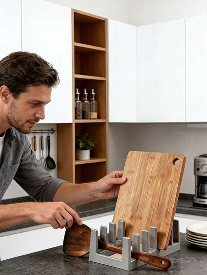 多功能置物架：锅盖架、碗碟架、汤勺架、砧板架、书架。方便存放和沥干锅盖和汤勺。适用于现代厨房、书房、厨房储物空间。