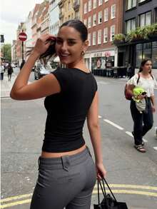 Y2K甜美酷炫深V领修身女式T恤，适合夏季日常、约会、聚会、外出休闲穿着 - 黑色 - 查看 4