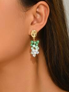 1 Pair Fresh Fashion Sweet Green Dopamine Artificial Crystal Grape Cluster Earrings, Vintage Creative Handmade Beaded Grape Crystal Beaded Earrings Suitable For Women's Daily, Vacation, Party Wear (Purely Handmade, Seed Bead Color, Position And Quantity Random) - Green - View 2