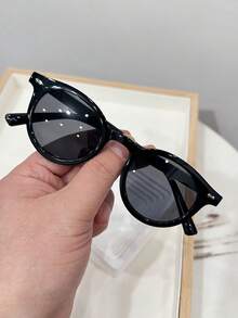 1pc Men's Retro Casual Round Small Frame Black Fashion Glasses, Suitable For Daily Wear And Street Photography - Black - View 3