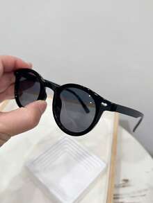1pc Men's Retro Casual Round Small Frame Black Fashion Glasses, Suitable For Daily Wear And Street Photography - Black - View 4