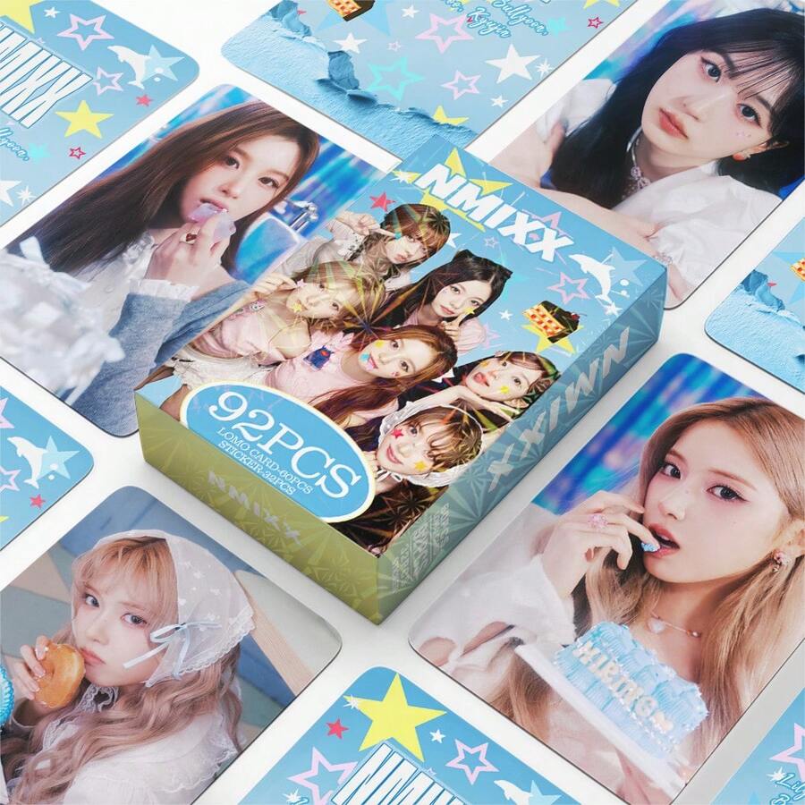 92张/盒 NMIXX “Bluevalentine” 照片卡（60张 LOMO 卡 + 32张贴纸），K-POP 粉丝周边，限量版 SKZ 粉丝应援礼品，收藏照片卡，贴纸 - 彩色 - 查看 1