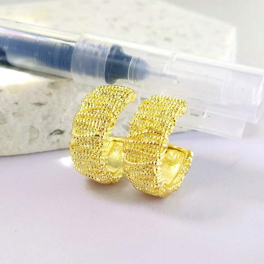 1 Pair Fashionable Retro Textured Stud Earrings - 037-gold - View 1