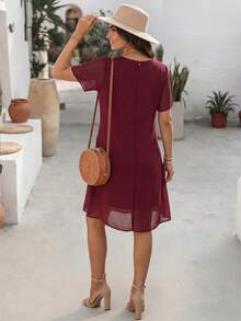 Đầm chiffon nữ thanh lịch, kiểu dáng thường ngày, màu trơn, tay ngắn, cổ tròn, dáng suông xếp ly, eo rộng, thoáng mát và mềm mại, phù hợp cho công sở, dự tiệc và mặc hàng ngày, mùa thu/đông/hè. - Đỏ - Xem 6