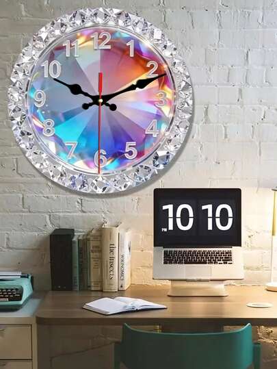 1 chiếc đồng hồ treo tường trang trí đính đá pha lê 2D, mặt số nhiều màu sắc, thích hợp trang trí phòng khách, phòng ngủ, văn phòng, sảnh khách sạn, nhà hàng.