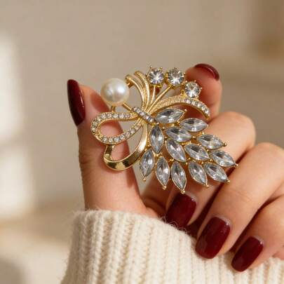 1pc Elegant Luxury Women's Faux Pearl Floral Brooch, Exquisite Zinc Alloy Design, Fashionable Multifunctional Accessory, Perfect For Dresses, Evening Gowns, Suits And Cheongsams, Safety Pin Clasp, Ideal Gift