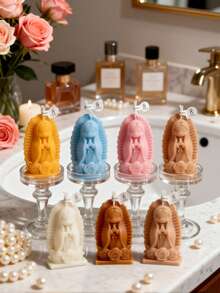 1支Q版圣母玛利亚雕像蜡烛，32克，采用天然大豆蜡和植物蜡制成，配有烛芯，燃烧稳定无烟，可持续燃烧4-5小时。这款蜡烛是精心设计的母亲节礼物，也适合新生儿祝福派对、家庭周年纪念、新年和生日庆祝活动。纯手工制作，可爱的圆形Q版造型，为传统节日带来温暖治愈的氛围。 - 1PC - 查看 5