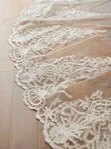 One Layer Ivory Long Lace Bridal Veil With Metal Comb Elegant Romantic Wedding Veil For Bride Soft Lightweight Comfortable For Wedding Party And Formal Occasions - Màu be - Xem 4