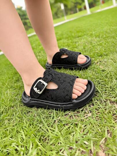 1 đôi dép xăng đan đính đá sang trọng cho trẻ em, dép công chúa đế cao chống trượt đa năng mùa hè cho trẻ em, giày đi biển đế mềm cho trẻ nhỏ thích hợp cho các bữa tiệc ngoài trời.