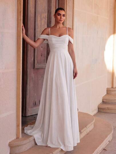Faeriesty Elegant Off-Shoulder Bridesmaid Dress, Adjustable Strap Design, Flowy Wide Skirt, Suitable For Formal Occasions Like Weddings, Galas, And Cannes Film Festival