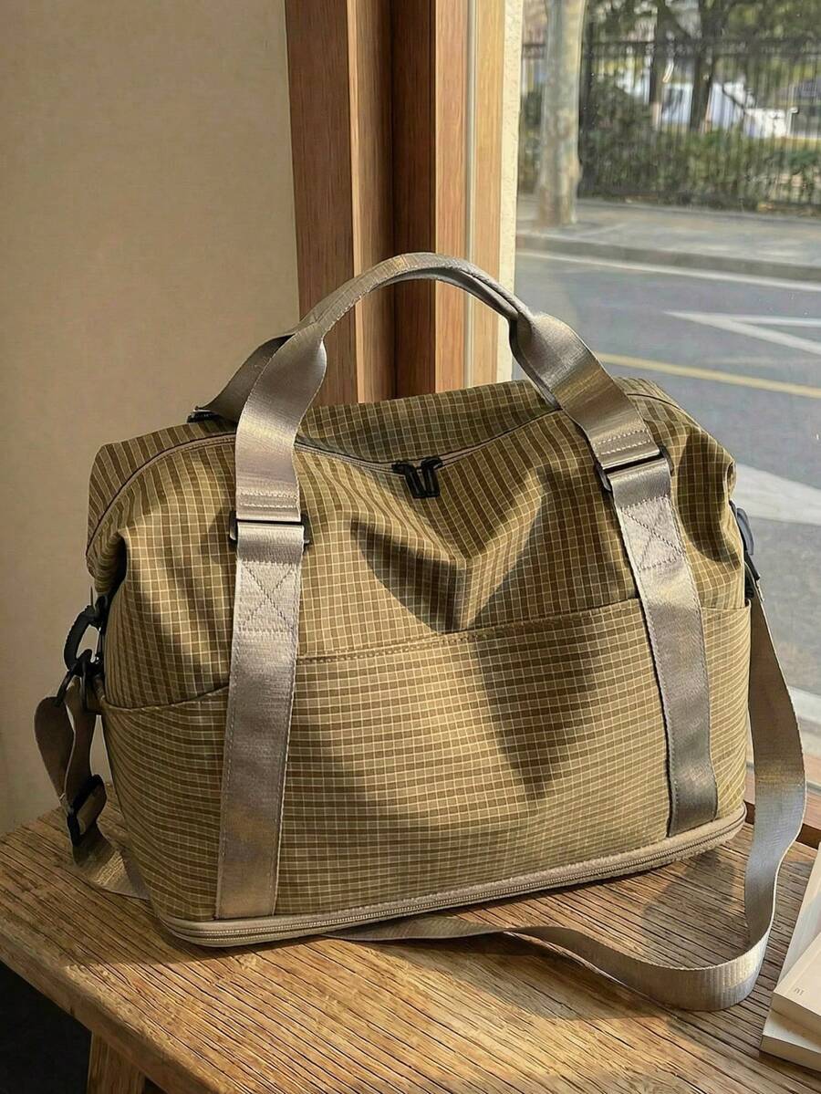 Túi du lịch thời trang mới, màu trơn, thiết kế tối giản, độc đáo, họa tiết kẻ caro, phong cách thời thượng, cá tính, phù hợp cho các chuyến đi ngắn ngày và tập thể dục, có thể mở rộng, dung tích lớn, đa năng, tinh tế, túi hành lý, túi du lịch, túi tập gym, túi xách tay, túi cuối tuần, nhẹ, bền, vật dụng cần thiết cho kỳ nghỉ ngoài trời, du lịch mùa hè.
