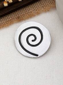 Un gran broche redondo dorado en forma de galleta única para mujeres hecho de aleación con superficie texturizada - Dorado - Ver 11