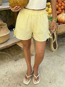 夏季黄白条纹纹理弹力腰休闲短裤，弹力腰带蝴蝶结设计，宽松度假沙滩甜美少女短裤，甜美少女度假百搭显瘦热裤 - 黃色 - 查看 2