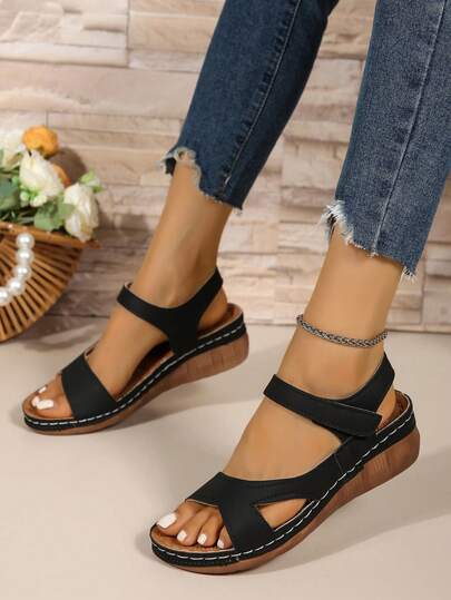 夏季新款厚底休闲舒适轻便凉鞋，适合大码女性