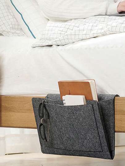1 Túi đựng đồ treo bằng nỉ có 3 ngăn, túi tổ chức đa năng dùng để đựng tạp chí, sách, máy tính bảng, iPad, dây cáp, điều khiển từ xa, chai nước, tiết kiệm không gian cho tủ quần áo, bàn đầu giường, ghế sofa, lý tưởng cho ký túc xá, trường đại học, tổ chức nhà cửa cho người lớn, túi đựng đồ dùng học tập.