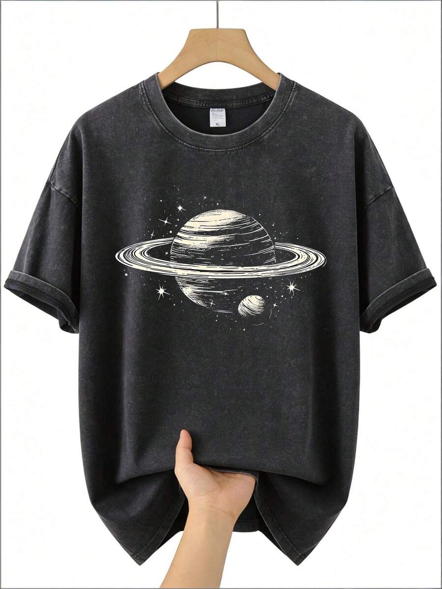 Men's Dark Gray Space Pattern T-Shirt-Saturn And Star Print-Soft And Low-Elastic T-Shirt-Essential For Everyday Wear-Machine Washable In All Seasons. - 黑色 - 查看 1