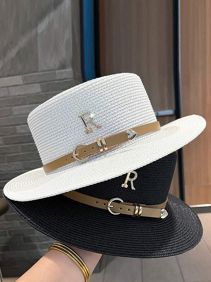 Sombrero de paja para mujer para viajes de verano, playa, cinturón de cuero con letra R de rhinestone, sombrero de sol plano de estilo británico retro, protección UV - Blanco - Ver 1