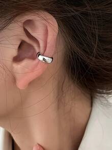 2 piezas/1 set Clips de oreja plateados Pendientes de perforación falsa para mujeres Anillos de cartílago redondos con estilo en oro y plata, Conjunto de joyas virales 2025 perfecto para regalos del Día de San Valentín, Día de la Madre, cumpleaños y aniversario - Plateado - Ver 2