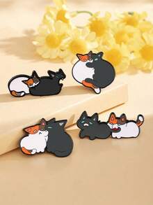 1/4 chiếc ghim cài áo hình mèo hoạt hình dễ thương, sự tương tác thân mật giữa những chú mèo màu cam, trắng và đen, ẩn chứa sự ấm áp và chữa lành trong từng chi tiết nhỏ, ghim lên quần áo để làm tươi sáng trang phục hàng ngày, một lời tỏ tình kín đáo nhưng ngọt ngào dành riêng cho các cặp đôi. - Nhiều màu - Xem 5