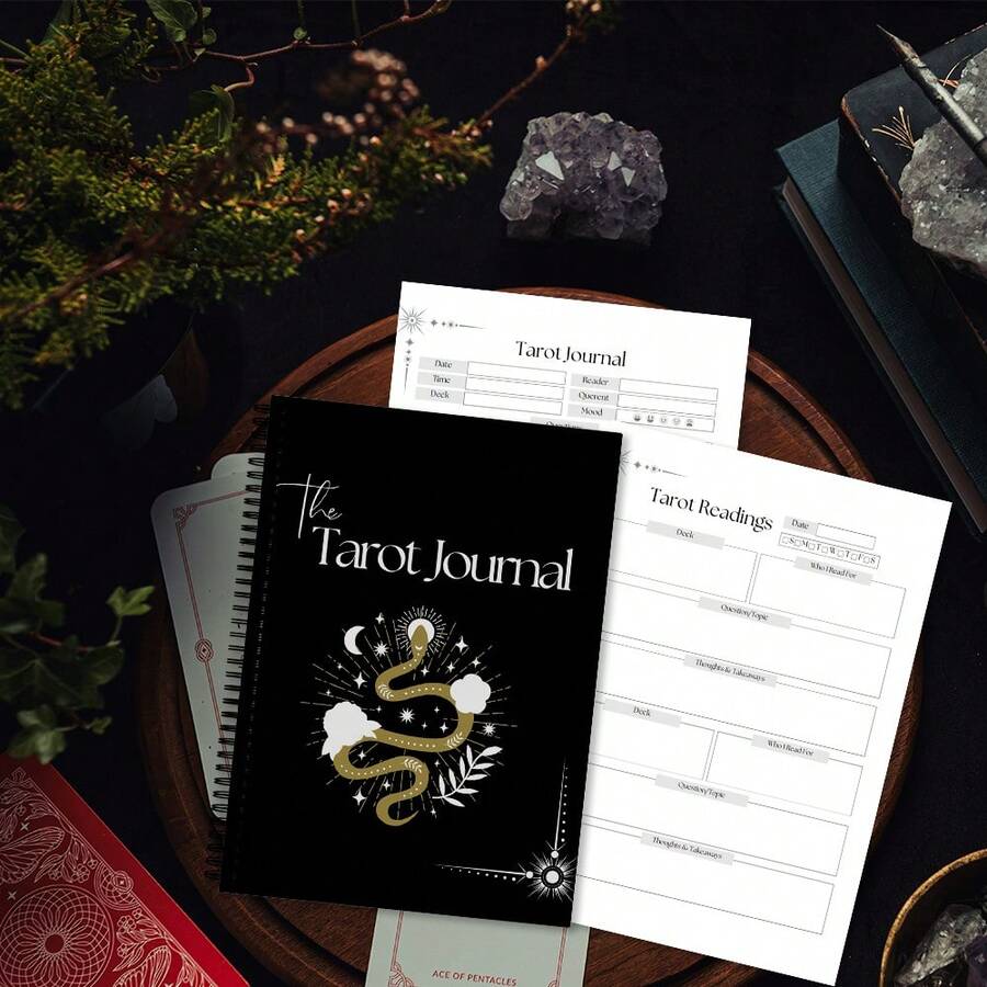 Sổ nhật ký Tarot (1 cuốn), sổ tay bìa cứng, có cấu trúc ghi chép chi tiết cho việc rút một lá bài, hai lá bài và ba lá bài, ghi chú về ý nghĩa và hình ảnh, theo dõi câu hỏi và nhật ký bộ bài, đồ dùng văn phòng phẩm.