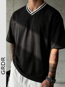 GRDR | 男士新款撞色V领美式复古“都市男孩”风格短袖T恤 | 舒适透气 | 时尚 - 黑色 - 查看 2