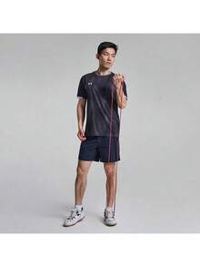 Under Armour Unisex Spring 2026 New Football Training Sports Running Fitness Breathable Short Sleeve T-Shirt 25500522-001 - Black - View 3