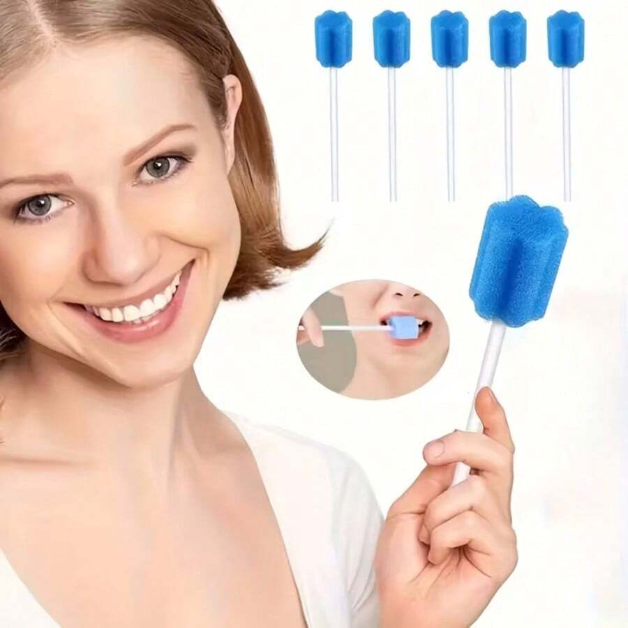 50 que tăm bông vệ sinh răng miệng dùng một lần, bàn chải bọt biển đa năng dùng một lần và tăm xỉa răng có cán để làm sạch niêm mạc miệng và lớp phủ trên lưỡi.