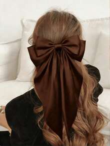 Este es un accesorio para el cabello de satén vintage con un lazo grande y cintas largas, que presenta un ambiente suave y elegante. Es perfecto para el transporte diario, las citas o el estilismo de atuendos semi-formales. - Multicolor - Ver 3