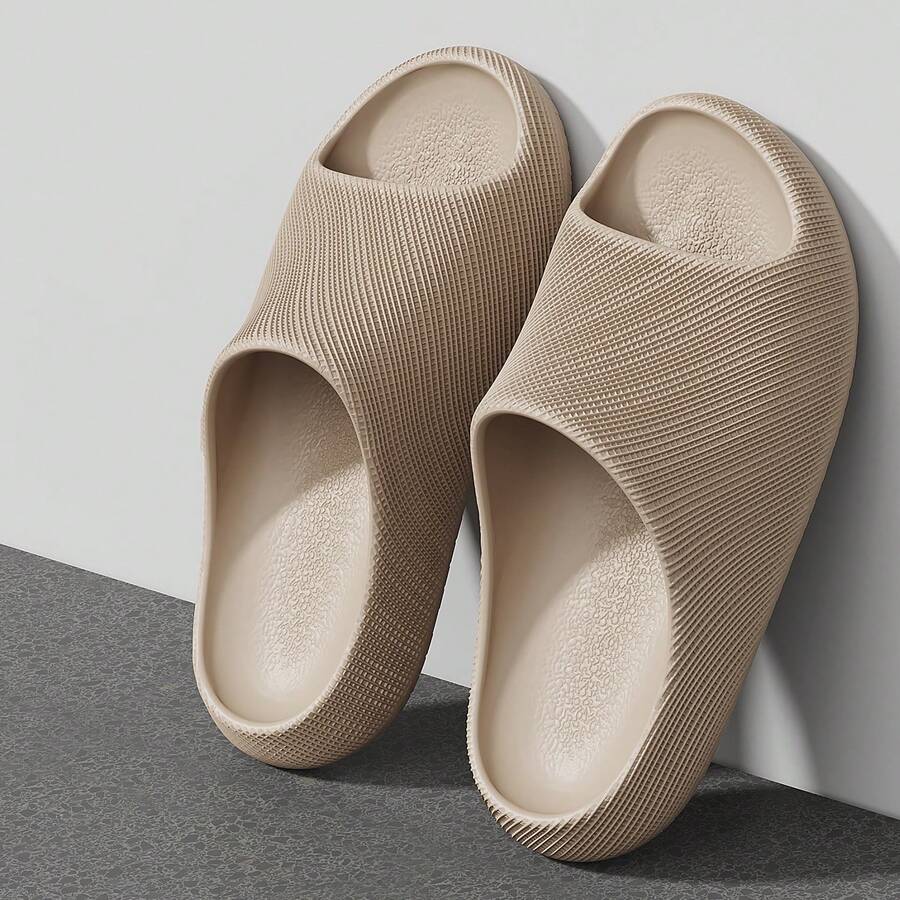 2026 Nouvelles mules à semelle épaisse texturée rayées verticales marron pour le printemps/été, style minimaliste Ins, antidérapantes pour l'intérieur/la salle de bain, lot de couple - Tabac - Voir 1