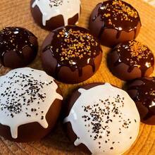 1个大号面包减压玩具，逼真PU奶油夹心面包，慢回弹挤压面包减压玩具 - 彩色 - 查看 9