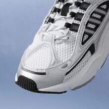 Adidas OZMILLEN 经典轻便多功能厚底运动鞋 - 白色 - 查看 7