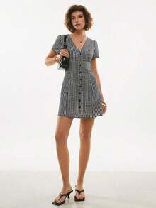Poéselle Women's Cotton Gingham Button-Front Mini Dress – Figure-Flattering V-Neck Short-Sleeve Summer Sundress Gingham Mini Dress, Button Front Dress, Cottagecore Outfit, Checkered Summer Dress, Picnic Sundress, Vintage-Inspired Mini, V-Neck Short Sleeve Dress, Chic Summer Outfit Casual Plaid Front Button Waist Cinched Short Sleeve Mini Dress, Summer Dresses For Women Spring Outfit Women - màu đen - Xem 11
