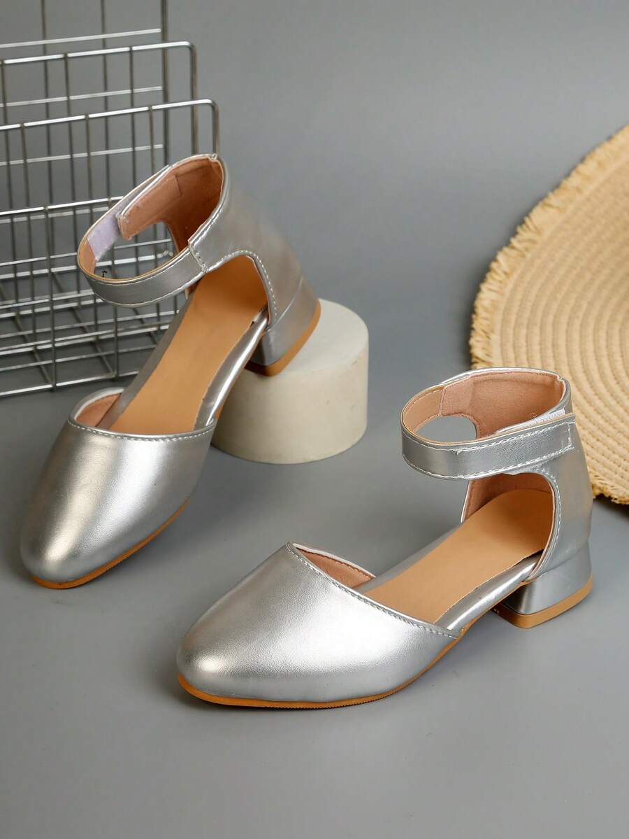 Giày trẻ em mới về, kiểu dáng dễ thương, bóng bẩy, màu trơn, sandal cao gót phong cách bohemian thanh lịch cho bé gái, đế cao su dày chống trượt, màu bạc, giày cao gót xinh xắn cho bé gái đi học, dự tiệc, dạ hội, đi biển. - Bạc - Xem 1