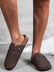 Dép lê nam kiểu dáng slip-on - Đế chống trơn trượt, lót mềm mại - Màu đen/nâu, thích hợp sử dụng trong nhà/ngoài trời, tại nhà, văn phòng, khi đi du lịch - Thiết kế hiện đại tối giản, kiểu dáng slip-on thời trang, cấu trúc bền chắc, giày dép thoải mái, phù hợp cho nhân viên văn phòng. - Cà phê đen 1 - Xem 4