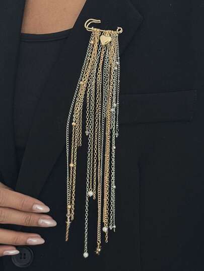 Broche longo e delicado com corrente e borla, ideal para ternos femininos, com decoração em strass em formato de coração e estrela. Broche multiuso para chapéus, roupas, bolsas, calças, etc.
